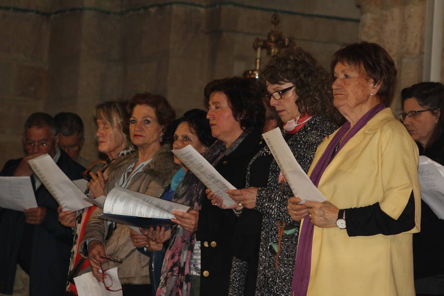 Fotos: Imágenes del Vía Crucis Leonés Cantado