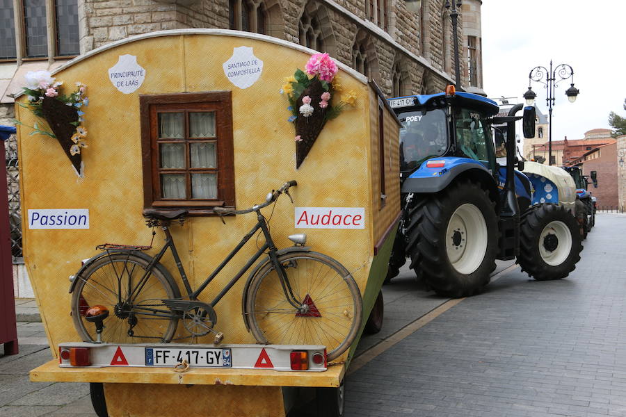 Fotos: Un peregrinaje en tractor