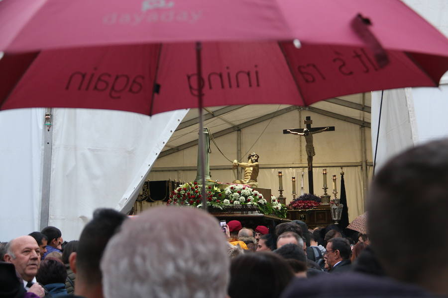 Fotos: Suspendida la Procesión de la Virgen de la Amargura