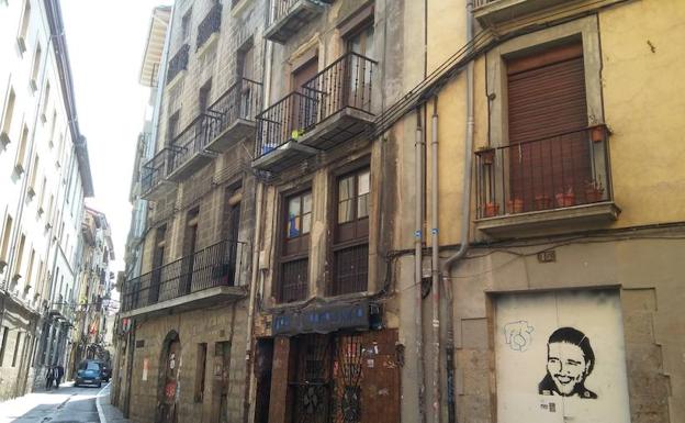 Edificio del casco viejo de Pamplona donde al parecer se produjeron los hechos.