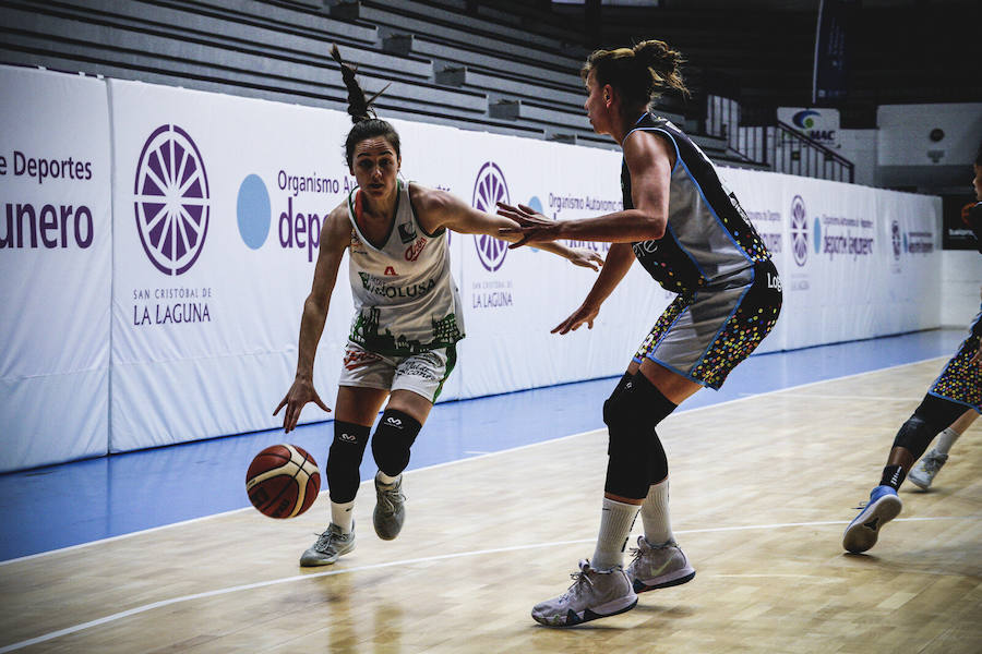 Fotos: Primer partido de la fase final entre Patatas Hijolusa y Campus Promete