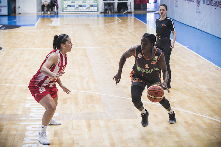 Fotos: Las imágenes del partido entre el Almería 64-58 Patatas Hijolusa