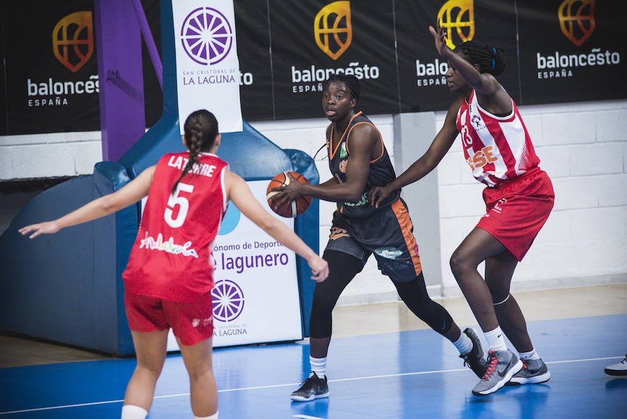 Fotos: Las imágenes del partido entre el Almería 64-58 Patatas Hijolusa