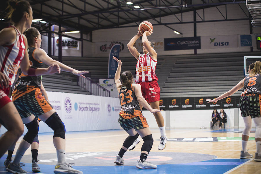 Fotos: Las imágenes del partido entre el Almería 64-58 Patatas Hijolusa