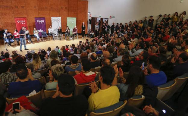 Galería. Pablo Iglesias en el acto de cierre de campaña de León. 