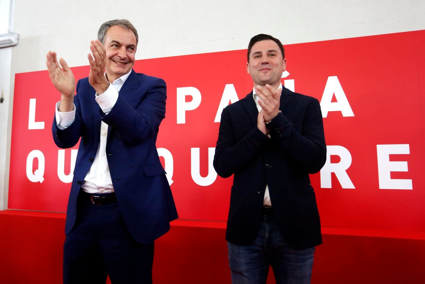 El expresidente del Gobierno José Luis Rodríguez Zapatero participa en el cierre de campaña del PSOE de Castilla y León en la capital leonesa. Junto a él, el cabeza de lista al Congreso, Javier Alfonso Cendón y el candidato a la presidencia de la Junta, Luis Tudanca