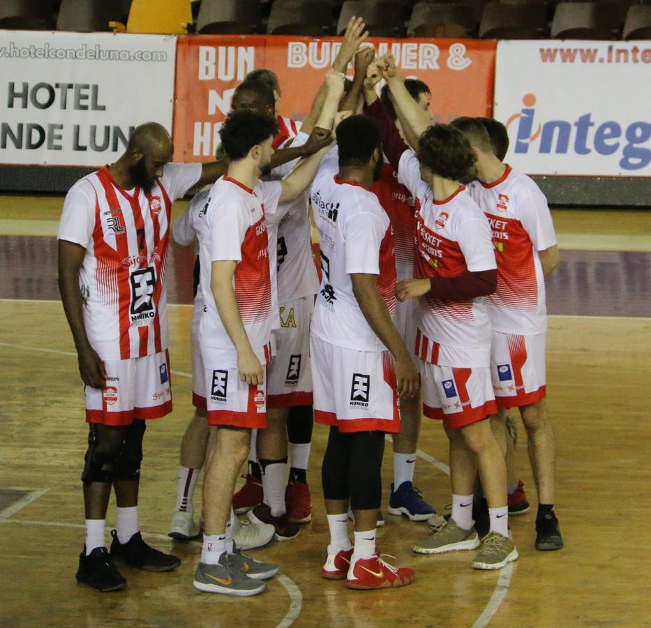 Fotos: Las imágenes del partido entre Basket León y Basket Gijón