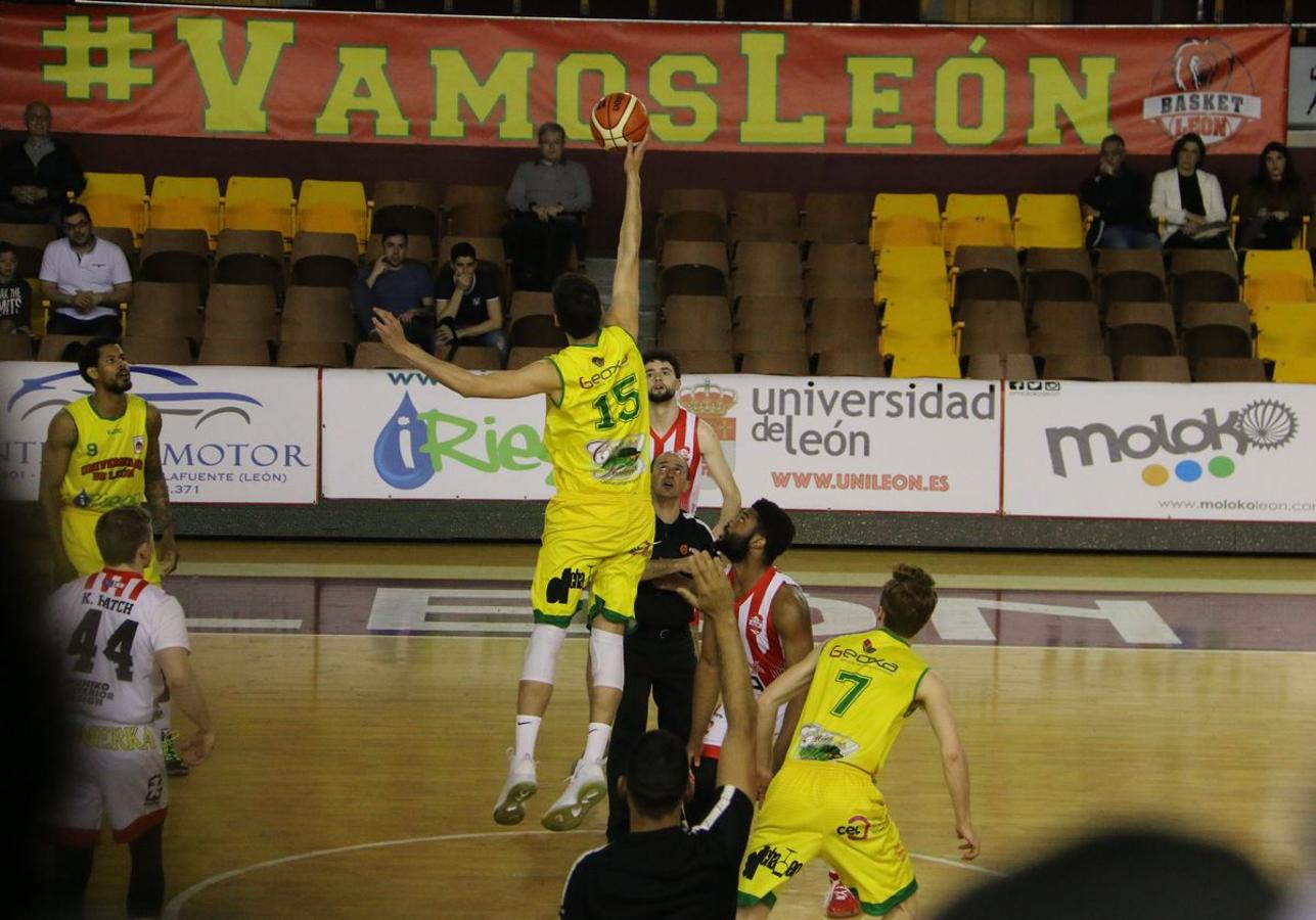 Fotos: Las imágenes del partido entre Basket León y Basket Gijón