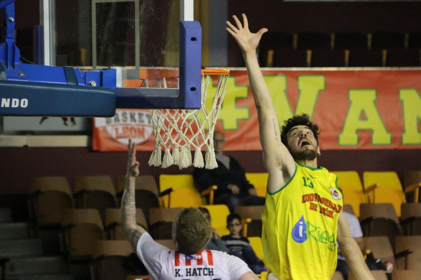 Fotos: Las imágenes del partido entre Basket León y Basket Gijón
