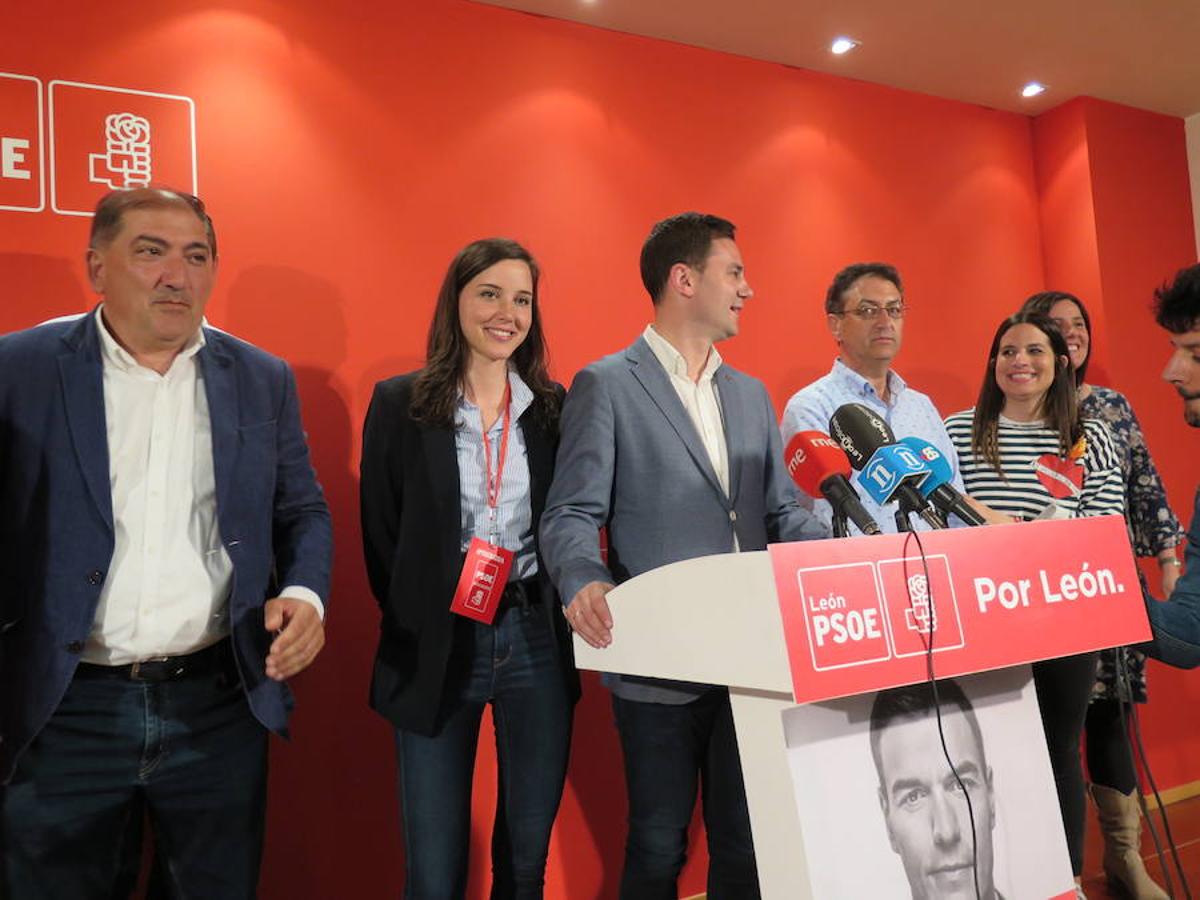 Fotos: El PSOE de León, de fiesta con sus dos diputados