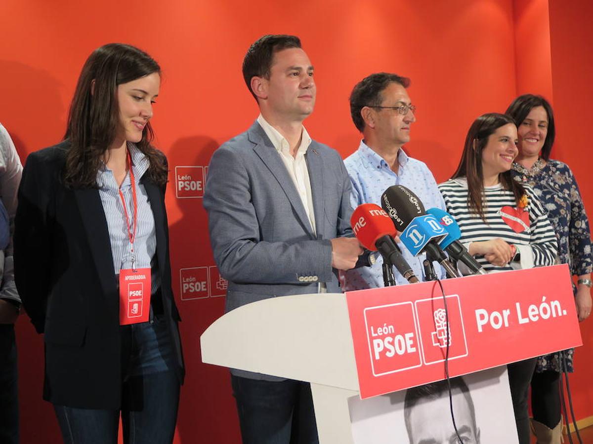 Fotos: El PSOE de León, de fiesta con sus dos diputados