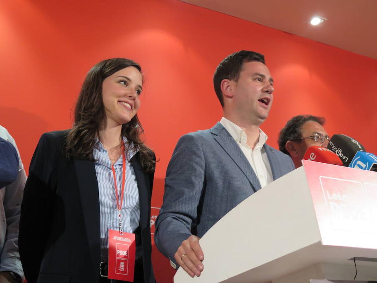 Fotos: El PSOE de León, de fiesta con sus dos diputados