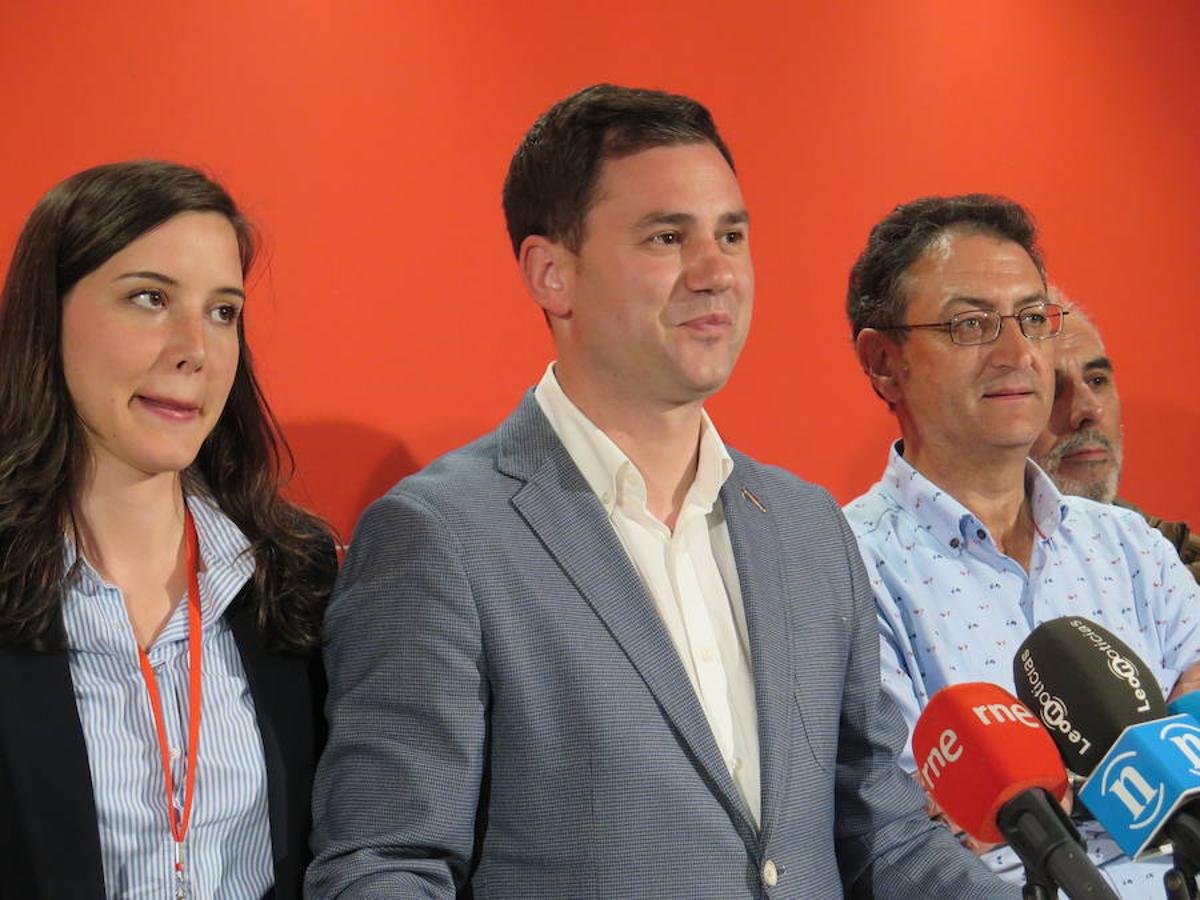 Fotos: El PSOE de León, de fiesta con sus dos diputados