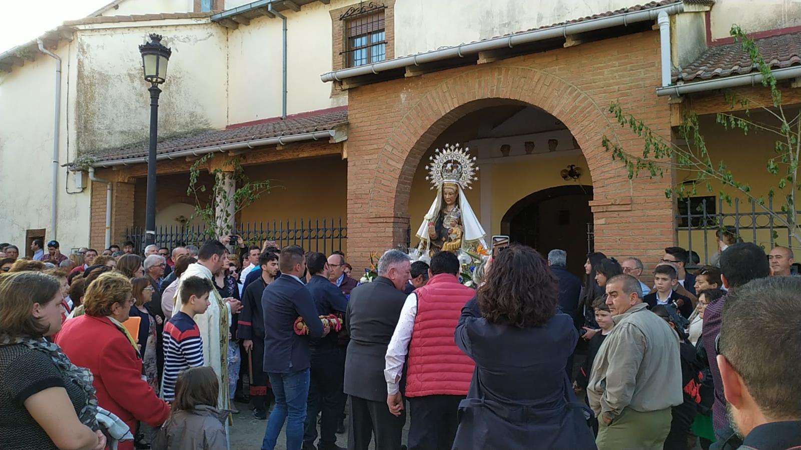 Fotos: La Virgen del Arrabal por las calles de Laguna de Negrillos