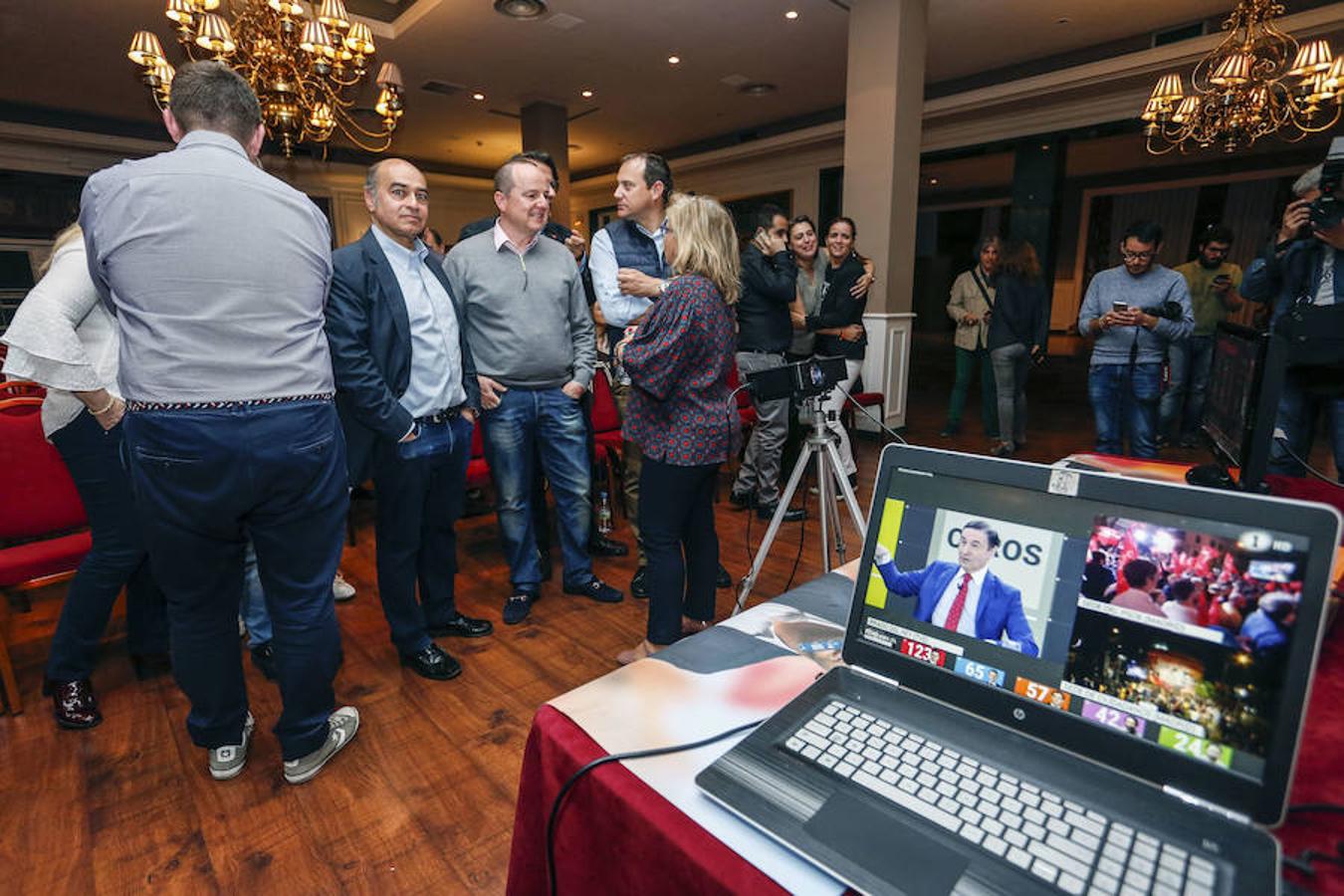 Fotos: Abrazos y alegría en la noche de Ciudadanos de León