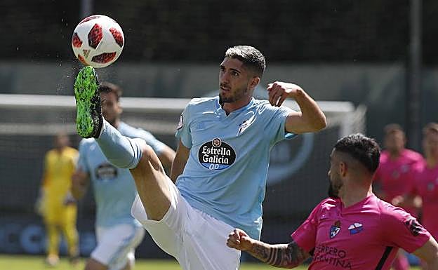 Control de un jugador del Celta B.