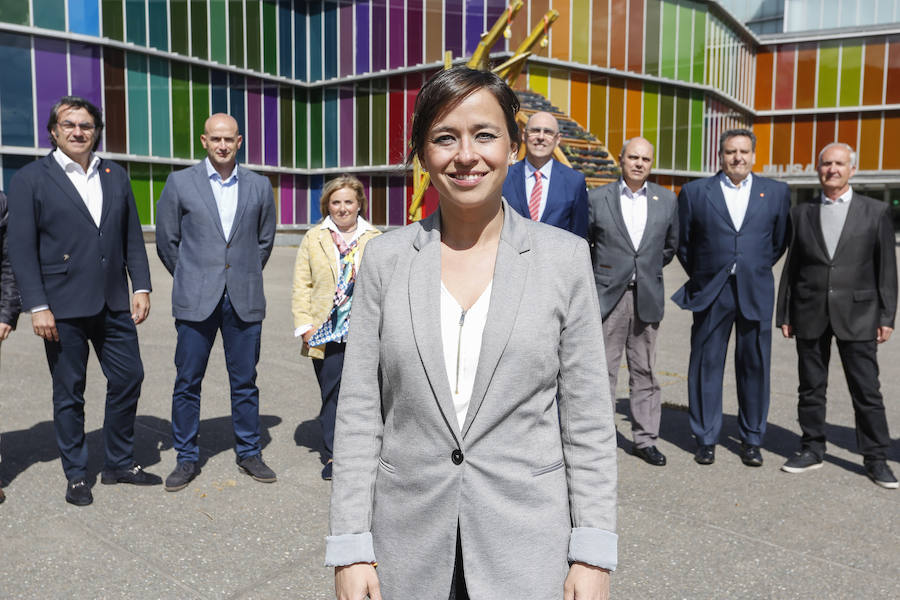 La candidatura presenta su apuesta ante los colores del Musac con Gemma Villarroel a la cabeza, con un programa que tendrá la transparencia, la colaboración público-privada y la creación de empleo por bandera