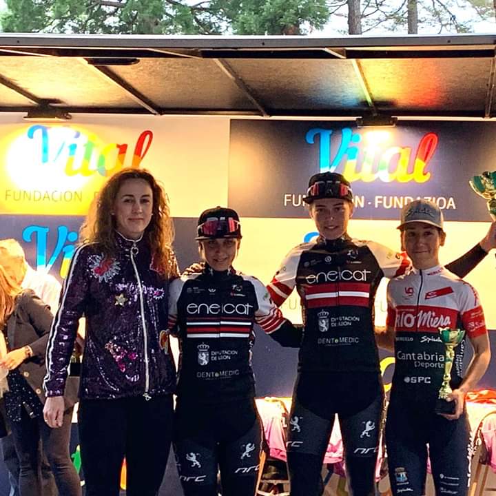 Fotos: Primera victoria del Eneicat Pecafer en la Vuelta a Álava