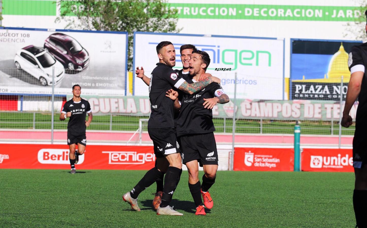 Partido correspondiente a la 37ª jornada del Grupo I de la Segunda División B entre el UD San Sebastián de los Reyes y la Cultural y Deportiva Leonesa disputado en el estadio municipal de Matapiñonera, en San Sebastián de los Reyes (Madrid)