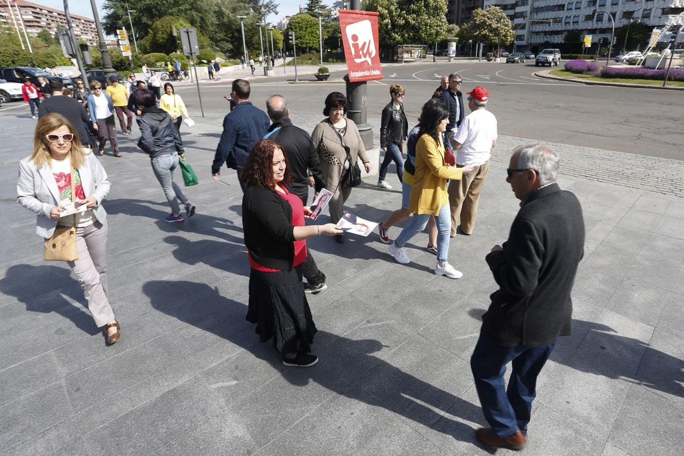 Fotos: La campaña se pelea en el Rastro