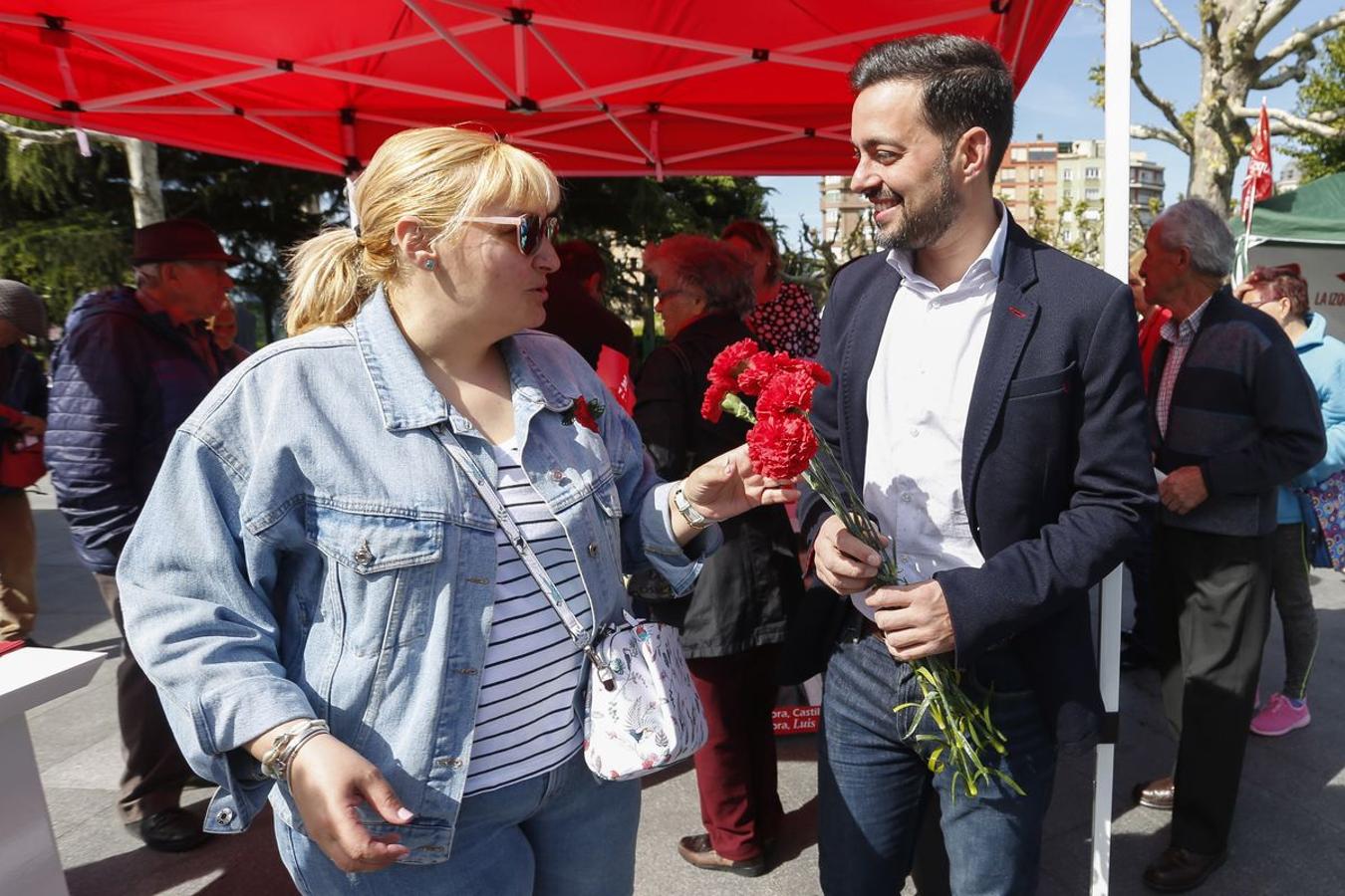 Fotos: La campaña se pelea en el Rastro