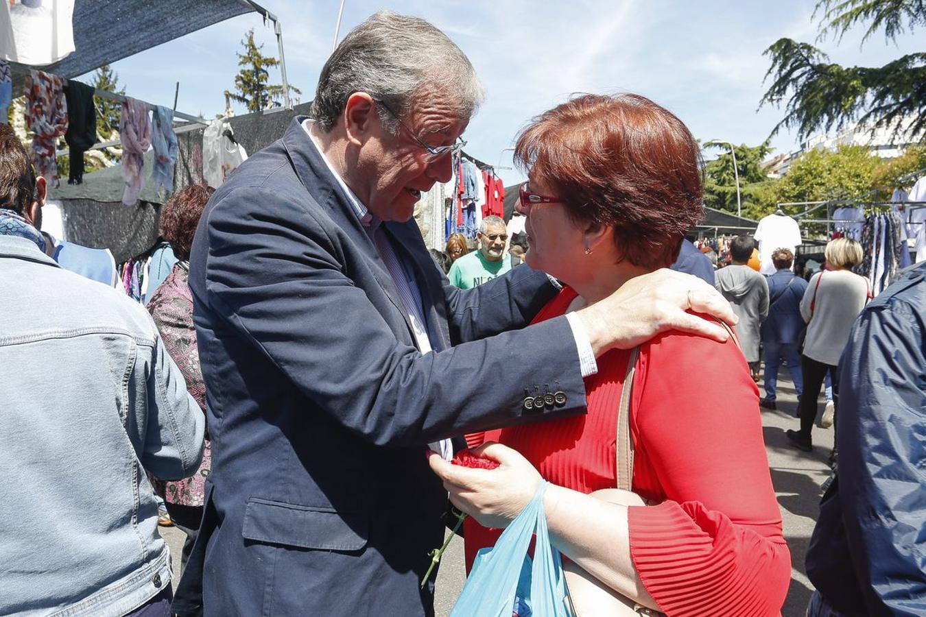 Fotos: La campaña se pelea en el Rastro