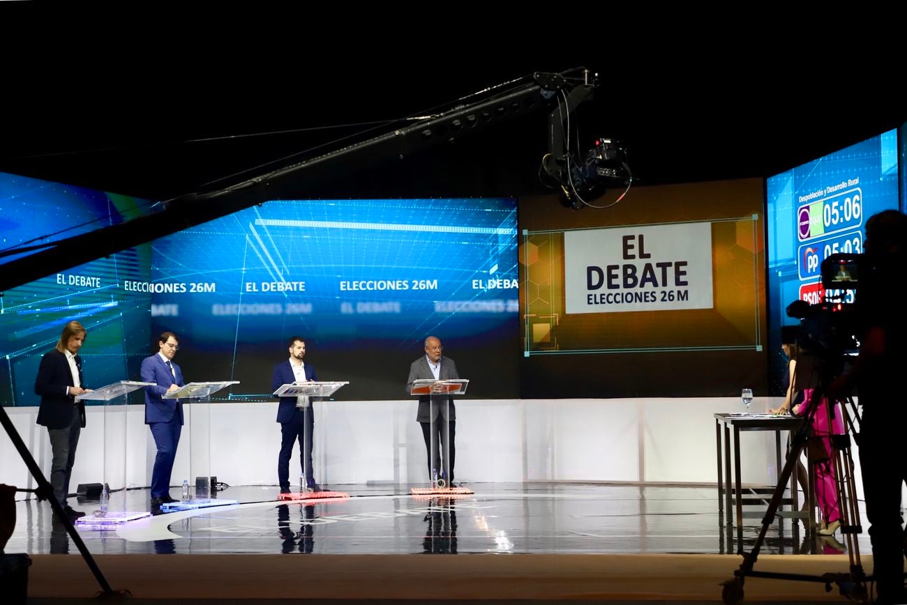 Primer debate electoral de campaña entre candidatos a la Presidencia de la Junta