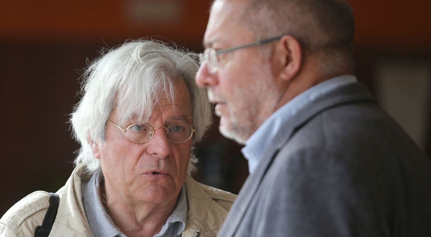 El candidato de Ciudadanos a la Presidencia de la Junta de Castilla y León, Francisco Igea, y el candidato de Ciudadanos al Parlamento Europeo, Javier Nart, participan en un encuentro ciudadano, en Ponferrada. Leticia Pérez