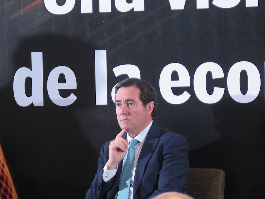 Fotos: El presidente de la CEOE en el Hotel Conde Luna