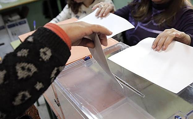 Detenido por difundir los datos de 8.344 miembros de las mesas electorales del 28-A