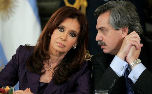 Imagen de archivo con Cristina Fernández (i) y Alberto Fernández. 