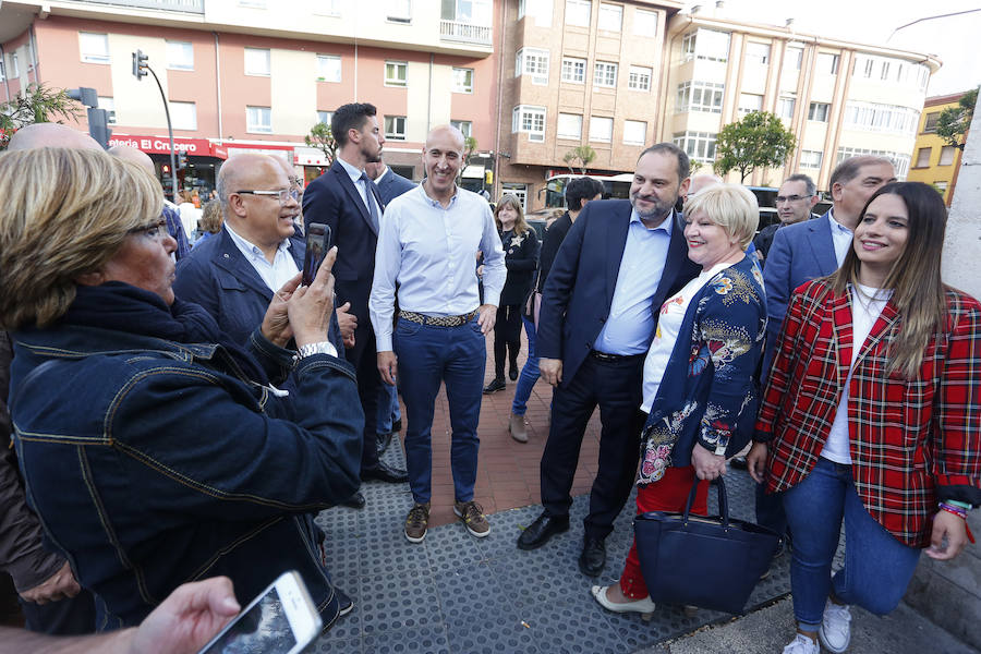 Fotos: El ministro de Fomento, José Luis Ábalos, en un acto público en León