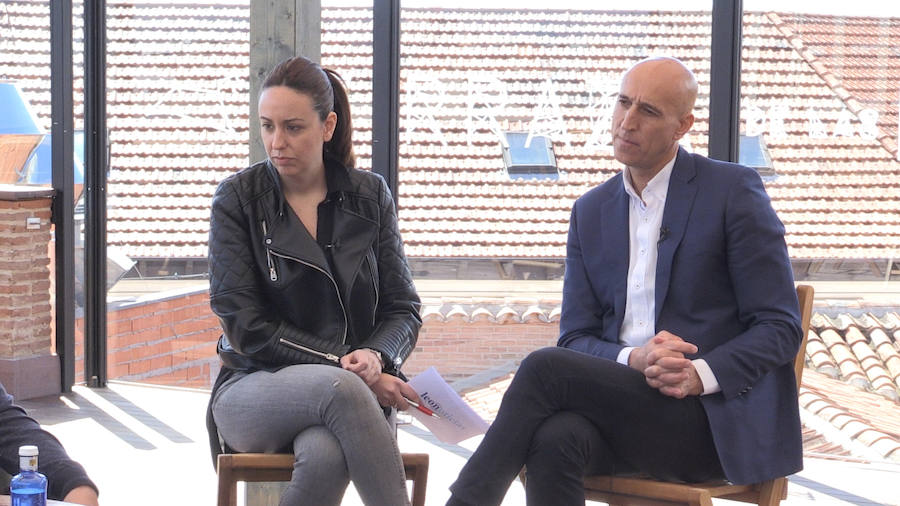 El candidato del PSOE a la Alcaldía de León participa en las entrevistas de leonoticias en la terraza del Camarote Romántico. 