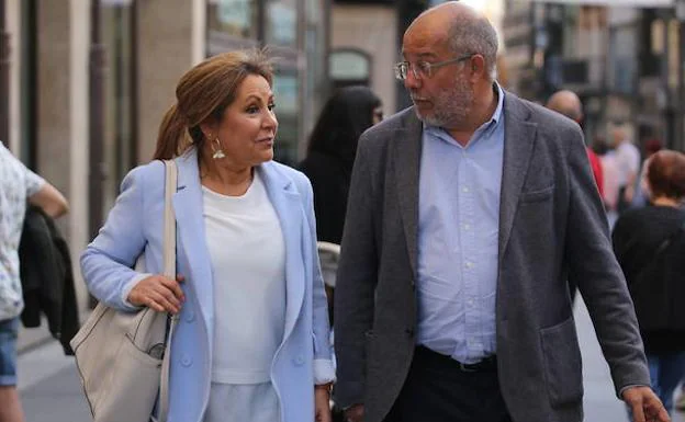 Rosa Valdeón pasea junto a Francisco Igea por Zamora.