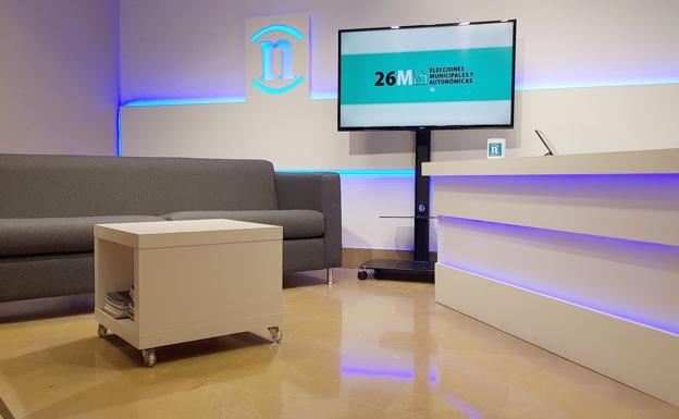 El plató de leonoticias.tv preparado para la emisión en directo durante cinco horas en la jornada electoral. 