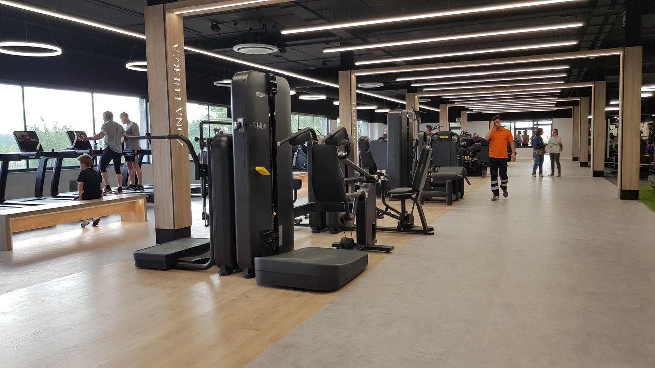 Abre al público el mayor centro deportivo del noroeste peninsular | Golf, campos de fútbol, pádel, gimnasio, salas de fisio y salas de pilates, boxeo e instalaciones ocio para dar cuerpo a un complejo que aún piensa en crecer