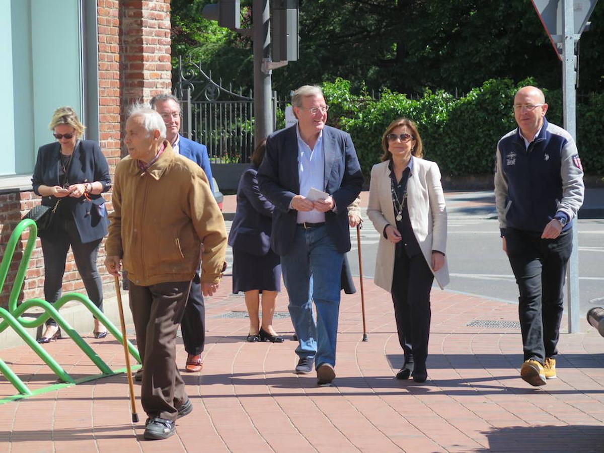 Cientos de colegios electorales han abierto sus puertas en toda la provincia para que los cais 400.000 electores leoneses puedan ejercer su voto en las elecciones municipales, autonómicas y europeas de este 26 de mayo