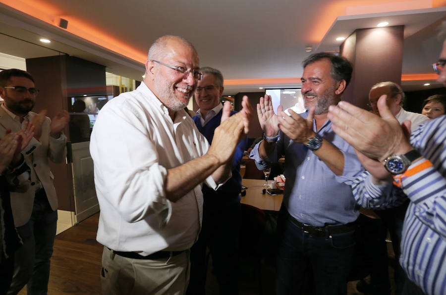 El candidato de Ciudadanos a la Presidencia de la Junta, Francisco Igea, tras conocer los resultados de las elecciones