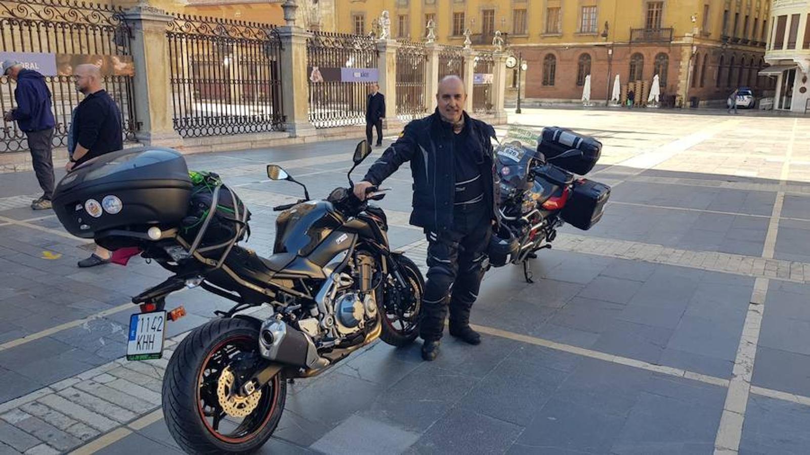 Anselmo Tascón y Javier Cordero parten de León a lomos de sus motos para llegar hasta Cabo Norte (Noruega) con el objetivo de recaudar fondos para la lucha contra la leucemia, en una aventura a beneficio de la Fundación Josep Carreras