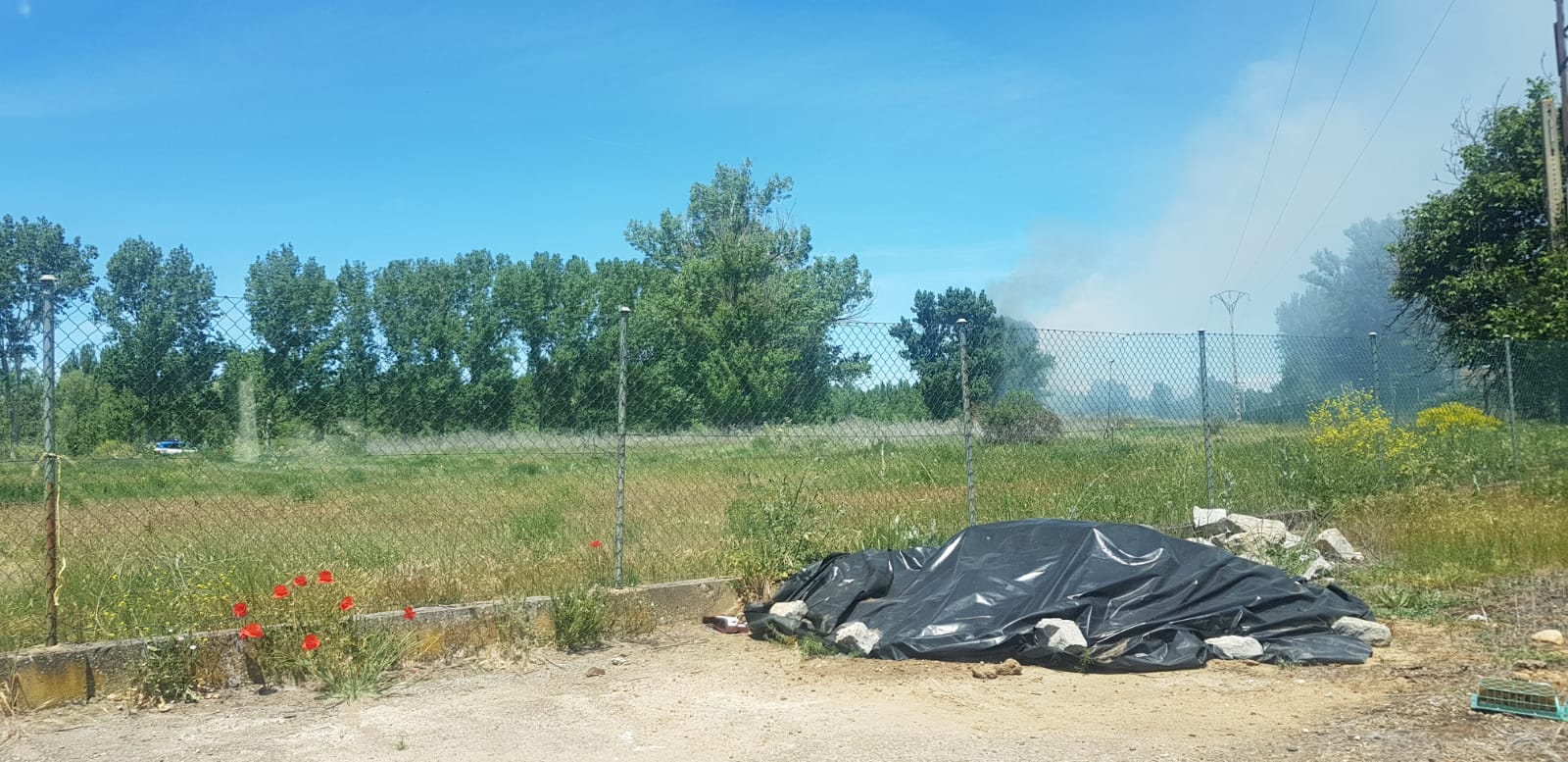 Un incendio en la base de Protección Civil de Villaquilambre obliga a intervenir a Bomberos
