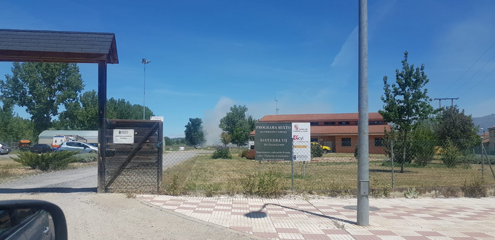 Un incendio en la base de Protección Civil de Villaquilambre obliga a intervenir a Bomberos