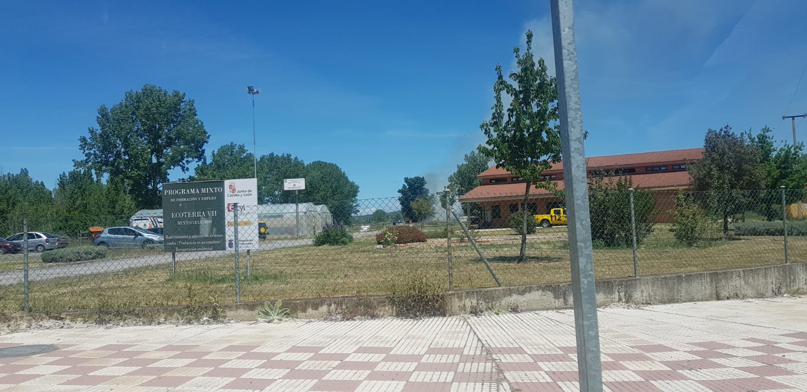 Un incendio en la base de Protección Civil de Villaquilambre obliga a intervenir a Bomberos