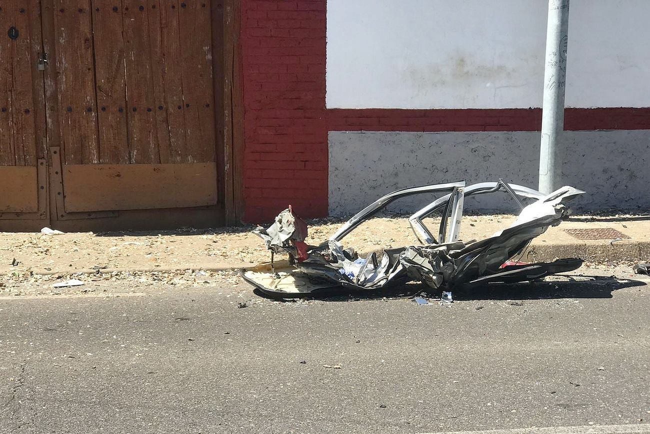 Equipos de Bomberos han tenido que actuar en el lugar | El accidente ha tenido lugar en la Avenida Paso de Villabalter