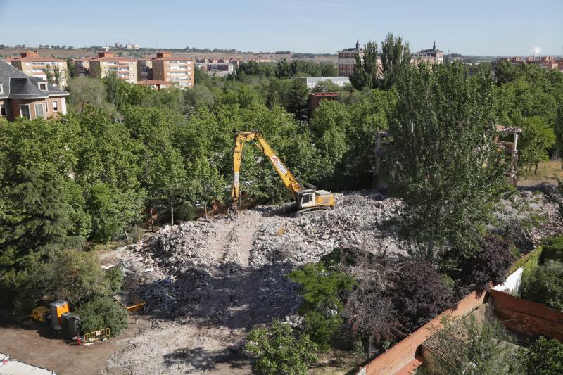 Fotos: Demolición del instituto Santa Teresa de Valladolid