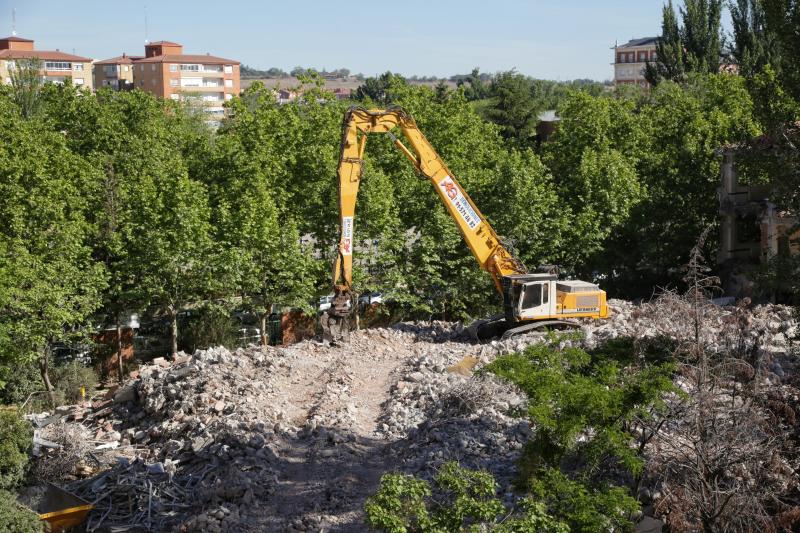 Fotos: Demolición del instituto Santa Teresa de Valladolid