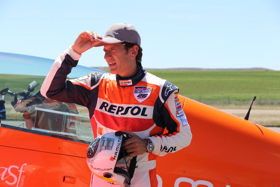 Fotos: Exhibición de vuelo acrobático en Los Oteros