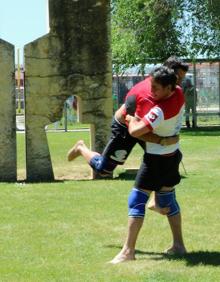 Imagen secundaria 2 - Un corro de lucha en el Campus de Vegazana clausura la Semana de la Lucha Leonesa