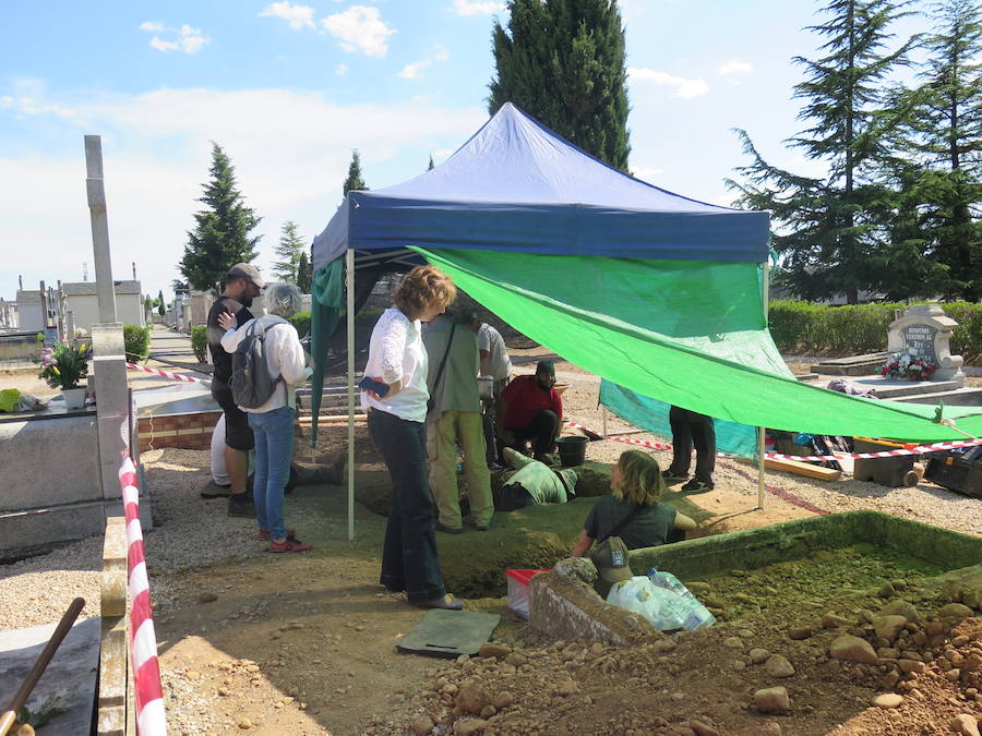 El Cementerio Civil de León podría ser el lugar donde descansan los restos de esta represaliada del franquismo, en una labor en la que se vuelca la ARMH con ayuda de un sindicato noruego