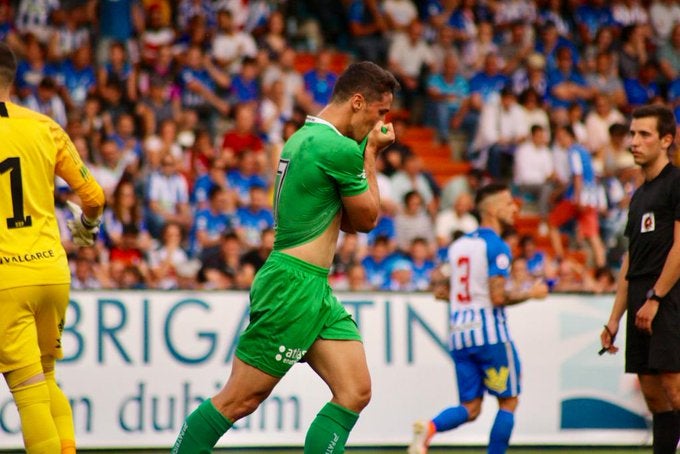 Fotos: Partido entre la Ponferradina y el Cornellá