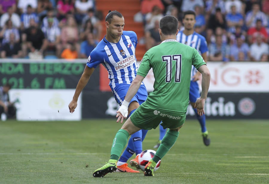 Fotos: Las imágenes del Ponferradina 2-0 Cornellá